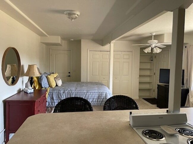 Building Photo - Fully Furnished Studio In Prescott