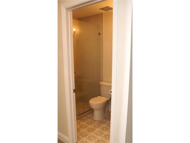 Building Photo - 330 Pondridge Cir