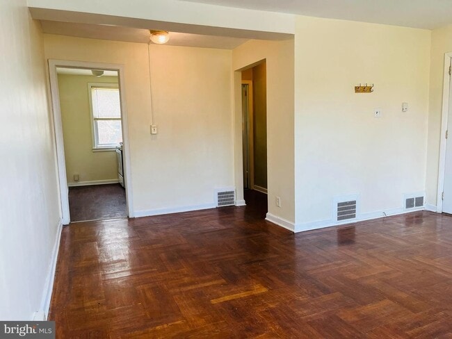 Building Photo - 6 Corbin Ct