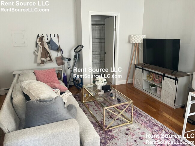 Building Photo - 1100 Cambridge St