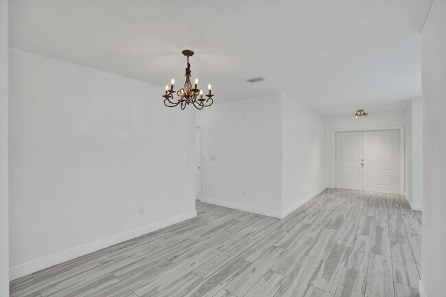 Building Photo - 5721 SW 11th St