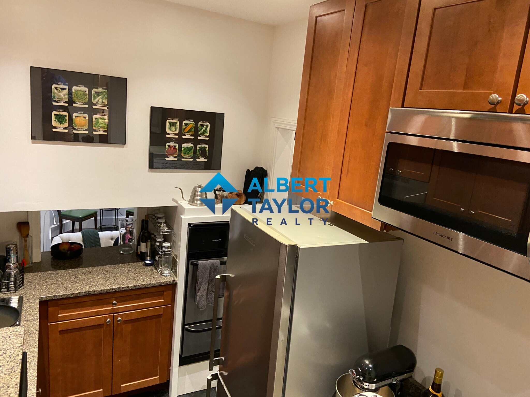 Building Photo - 117 Beacon St