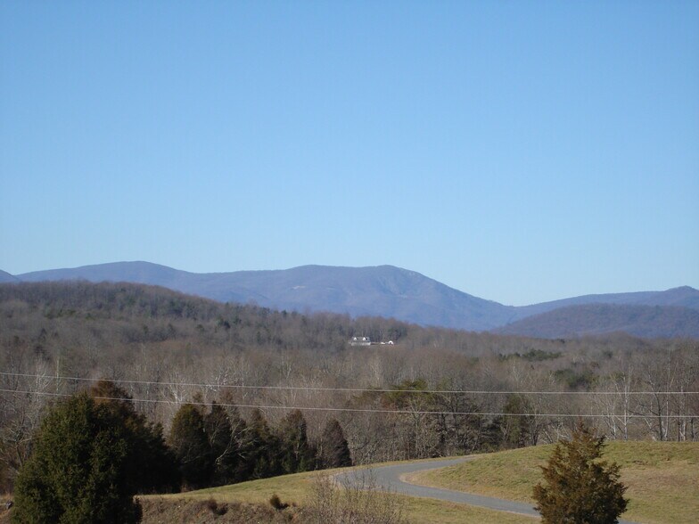 Building Photo - 416 Laurel Mills Rd