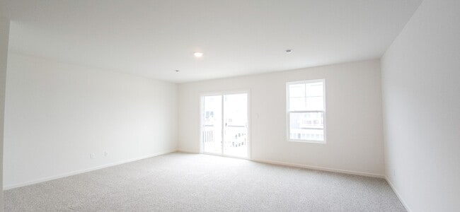 Building Photo - 8746 Clover Ln
