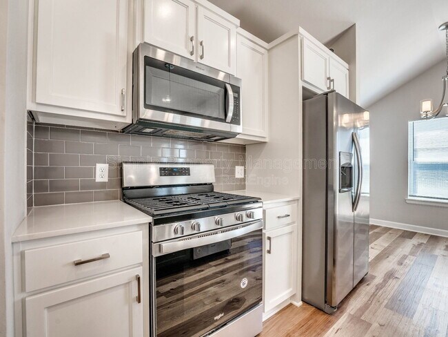Building Photo - 608 Blue Fish Ct
