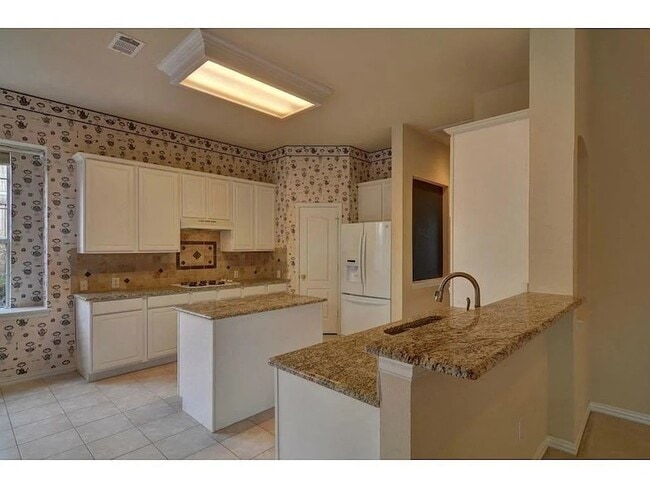 Building Photo - 7801 Roaring Ridge Dr