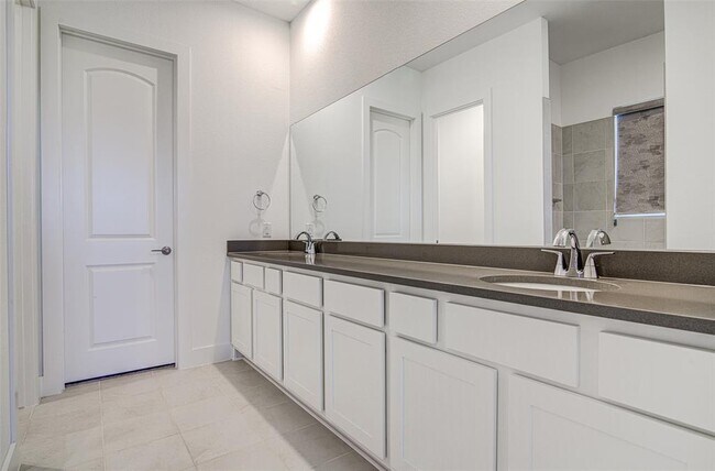 Building Photo - 22300 Lago Lookout Ln