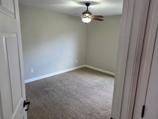 Building Photo - 2 Bed 2 Bath Chatham 1600.00