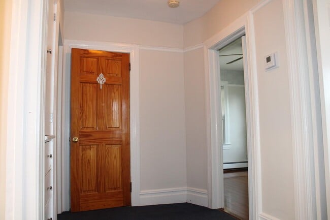 Building Photo - 614 5th Ave