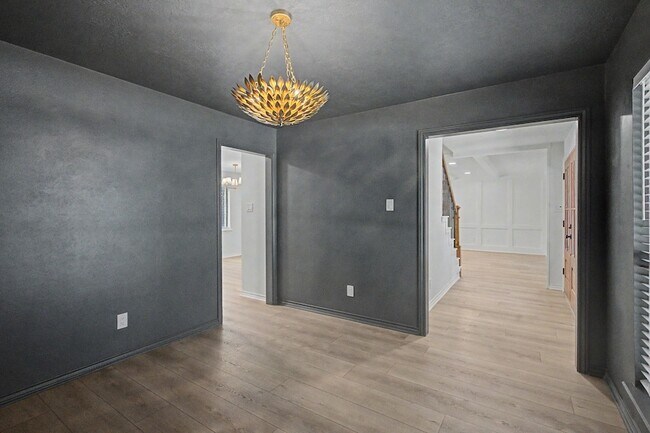 Building Photo - 34 Brushwood Ct