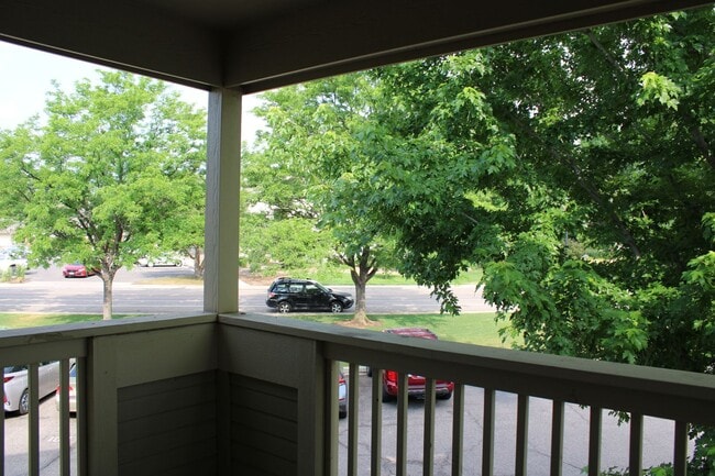 Building Photo - Comfortable 2BR Near Campus + $200 Move-In...