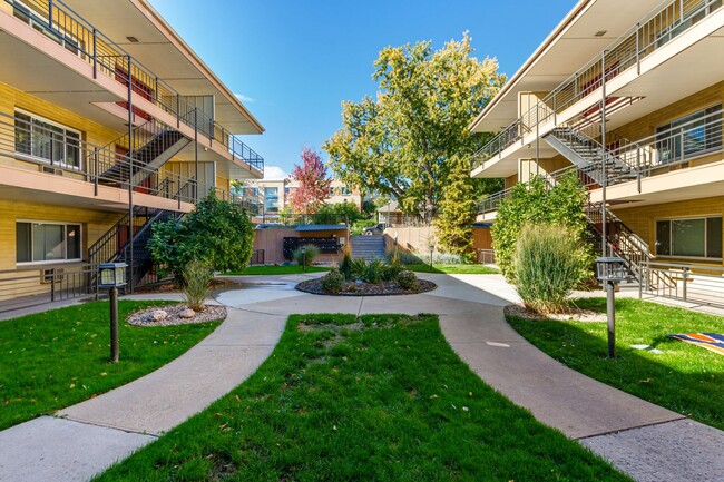 Building Photo - 830 20th St