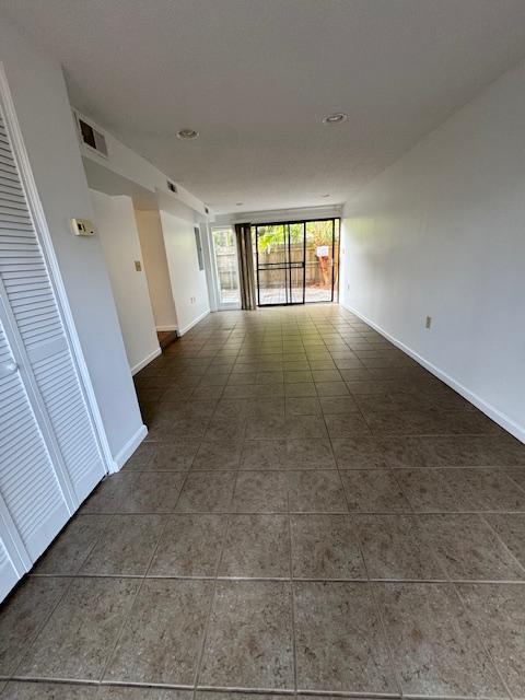 Building Photo - 303 3rd St