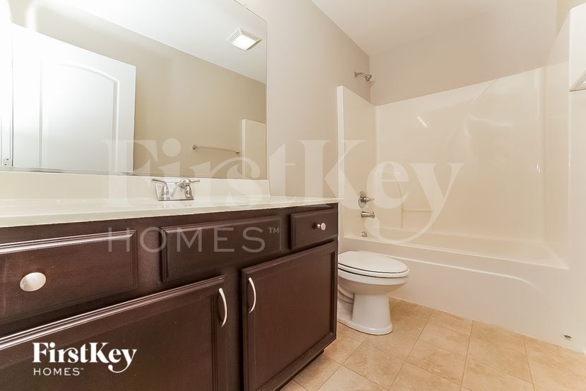 Building Photo - 5720 Misty Hill Cir