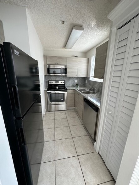 Building Photo - 8177 NW 8th St