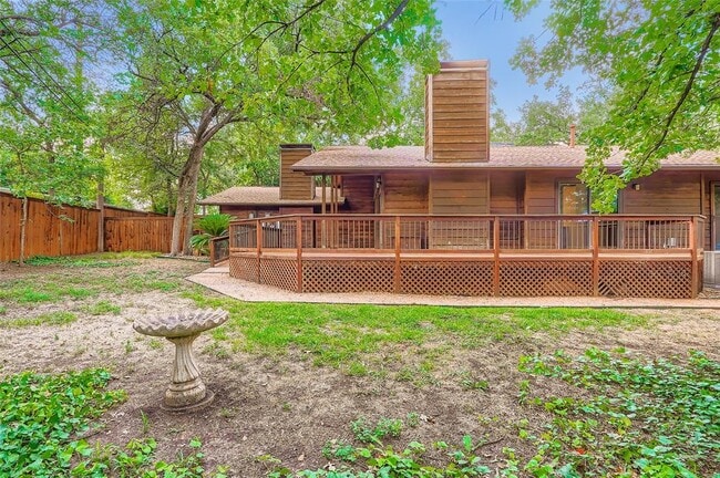Building Photo - 2309 Westoak Dr