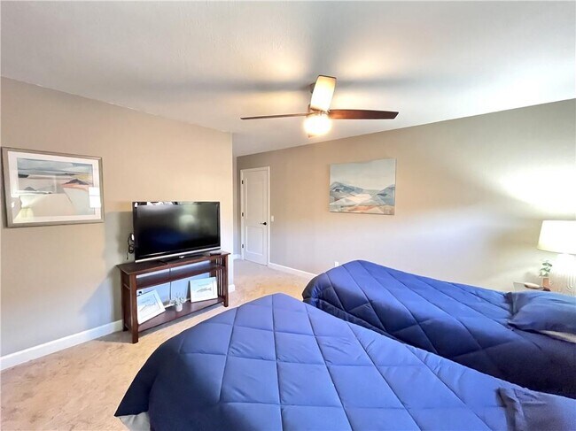 Building Photo - 26 Melinda Ln