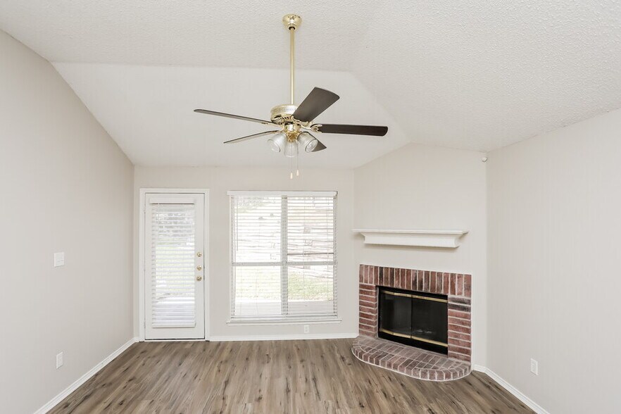 Building Photo - 7112 Woodhinge Dr