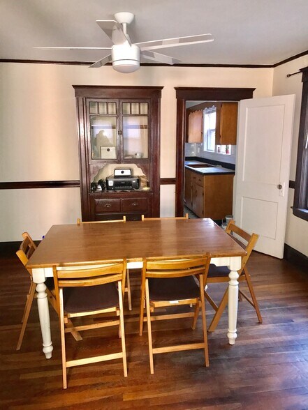 Building Photo - 171 Hillside St