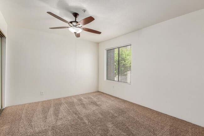 Building Photo - New Rental Listing in Scottsdale Springs C...