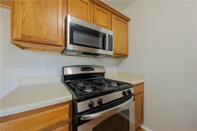Building Photo - 2905 Rainy River Dr