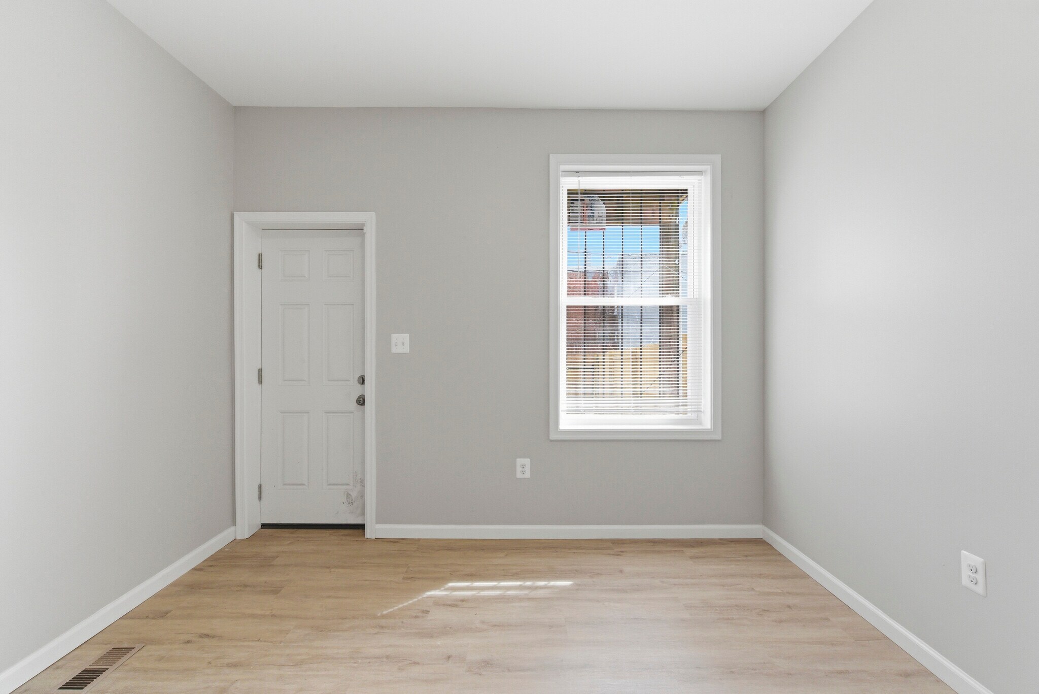 Building Photo - 1109 Poplar Grove St