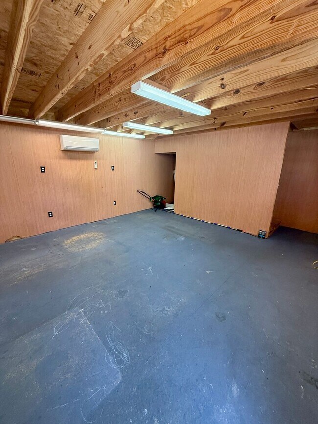 Building Photo - 118 Whirlwind Way