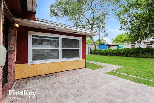 Building Photo - 10112 N Ashley St