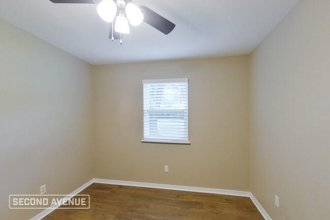 Building Photo - 2204 Carywood Dr