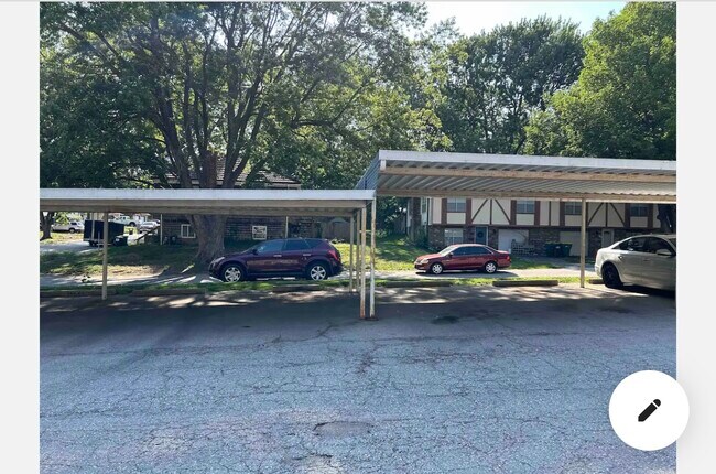 Building Photo - 10709 W 90th Ter