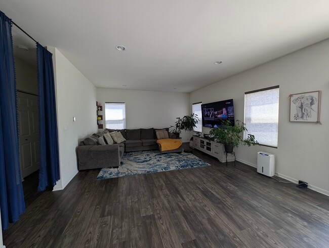 Building Photo - 3765 St James Ct