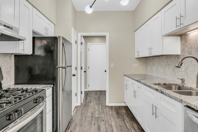 Building Photo - 1625 Woodcrest Cir