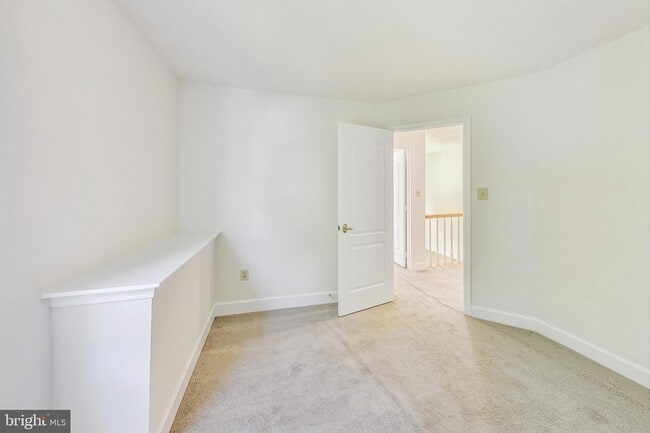 Building Photo - 6104 Cool Spring Terrace S