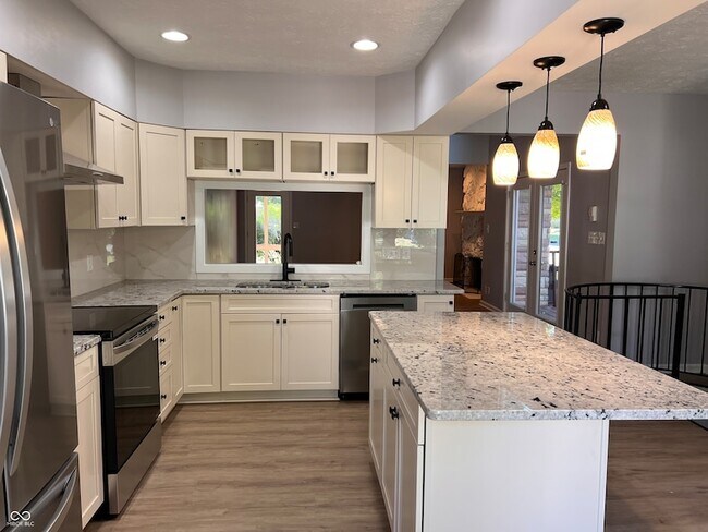 Building Photo - 1402 Kessler Blvd E Dr