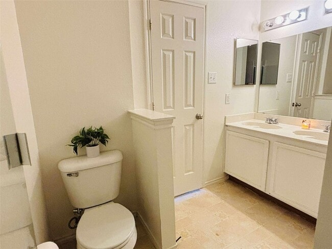 Building Photo - 16133 Windsong Ct