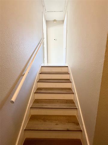 Building Photo - 516 Rita Ln