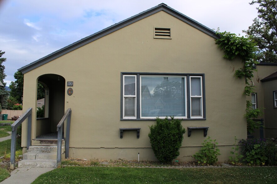 Building Photo - 710 Monroe St
