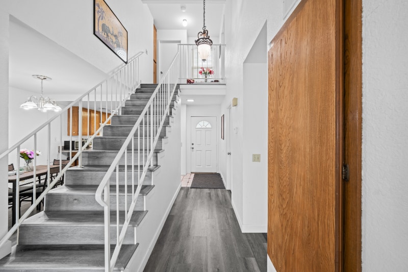 Building Photo - 12168 Mt Vernon Ave