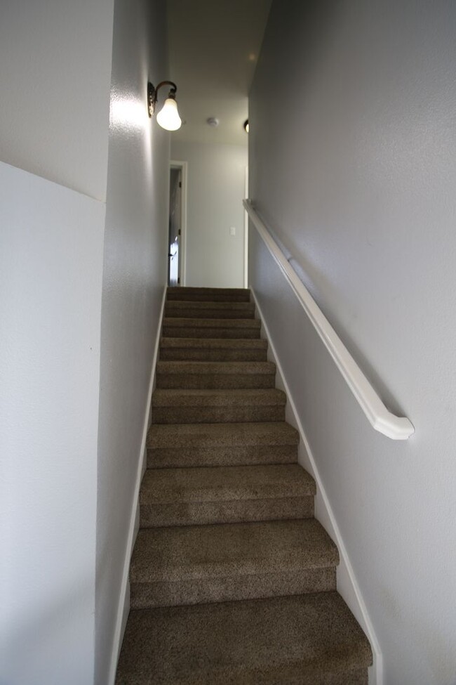 Building Photo - 19508 Highland Ridge Dr