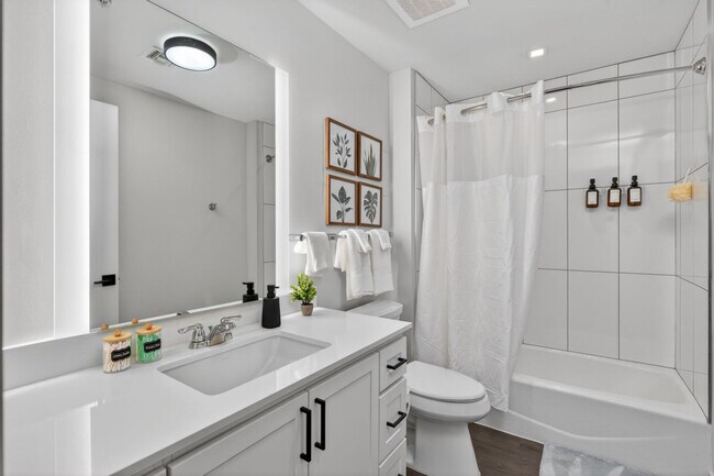 Building Photo - 4225 N 32nd Pl