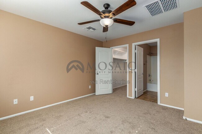 Building Photo - 398 E Daniella Dr