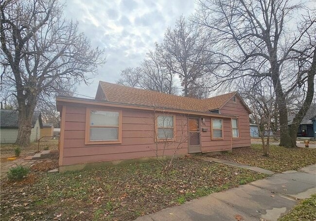 Building Photo - 301 S 3rd St