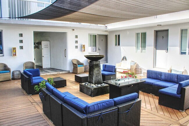 Building Photo - 329 Madison St