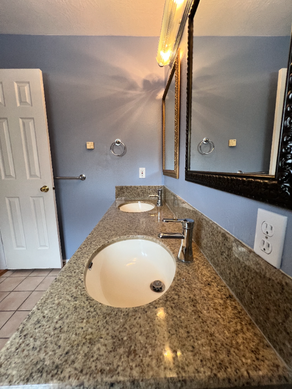 Building Photo - 7480 Edgebrook Dr