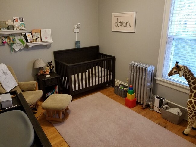 Building Photo - 3272 N Hackett Ave