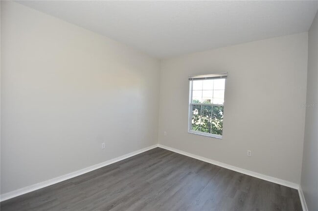 Building Photo - 4 Lynn Pl