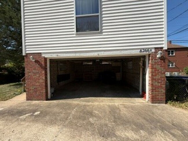 Building Photo - 6264 Sunshine Dr