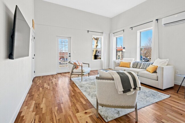 Building Photo - 208 N College Ave