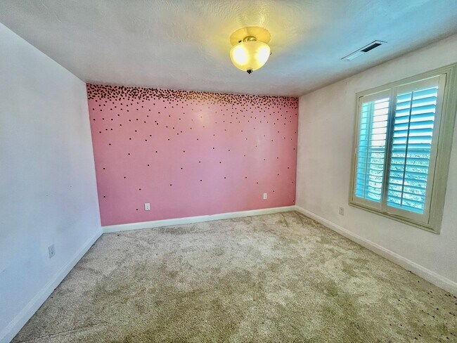 Building Photo - Beautiful Five Bedroom with Office in Desert Hills