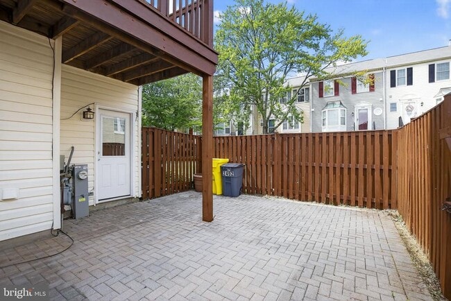 Building Photo - 2492 Wentworth Dr